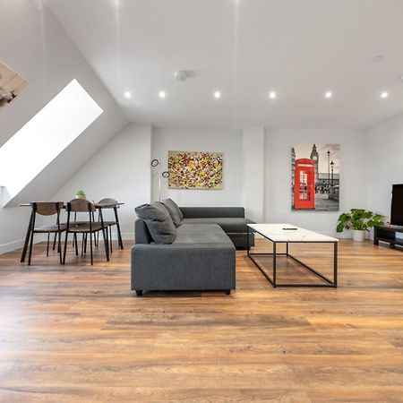 7 - West London Brand New Loft Apartment ภายนอก รูปภาพ